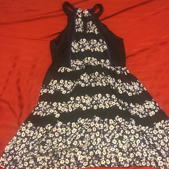 Express halter dress - Picture 2 of 3
